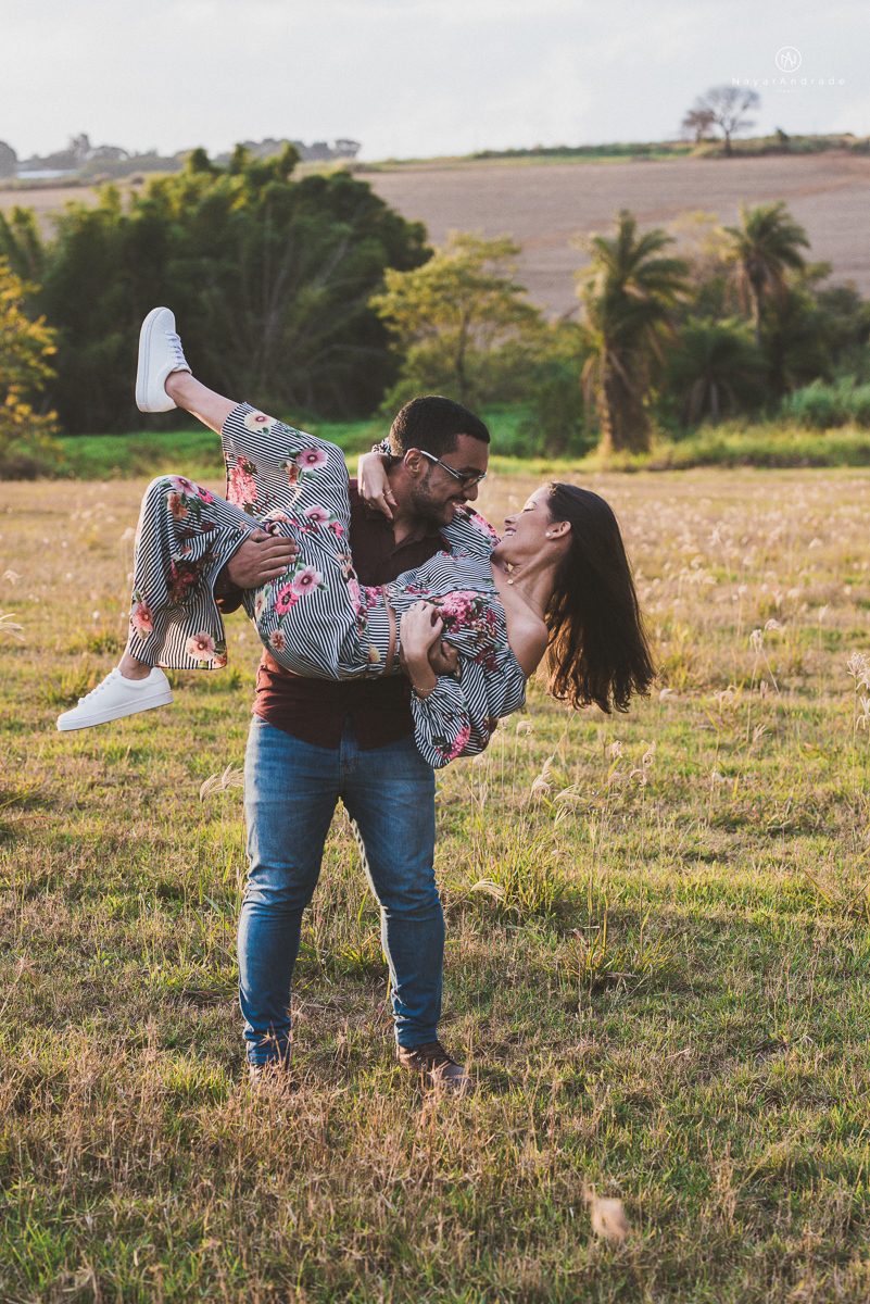 Pre-weddgin em Holambra cidade das flores,com um lindo por do Sol, um casal feliz e apaixonado, muito amor por todo lado. Fotografia nayarandrade imagiart ensaios e casamentos. Santos -São Paulo-Brasil