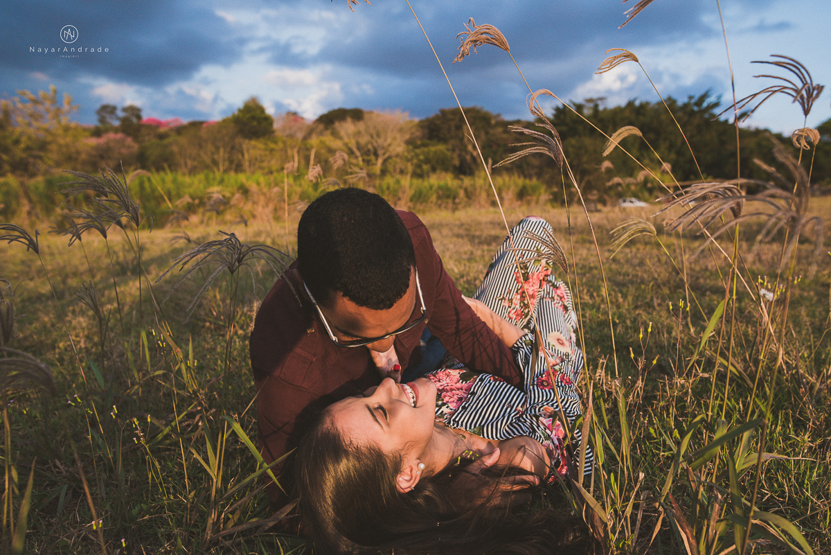 Pre-weddgin em Holambra cidade das flores,com um lindo por do Sol, um casal feliz e apaixonado, muito amor por todo lado. Fotografia nayarandrade imagiart ensaios e casamentos. Santos -São Paulo-Brasil