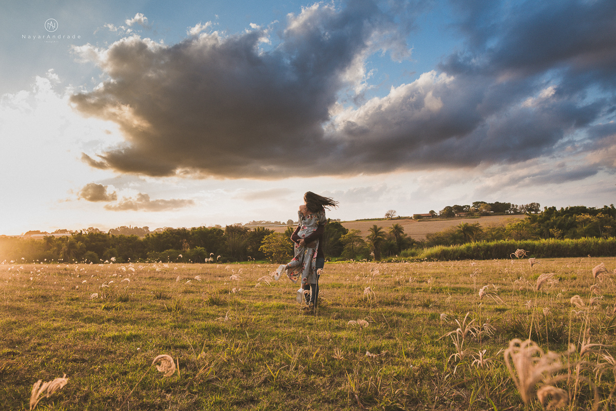 Pre-weddgin em Holambra cidade das flores,com um lindo por do Sol, um casal feliz e apaixonado, muito amor por todo lado. Fotografia nayarandrade imagiart ensaios e casamentos. Santos -São Paulo-Brasil