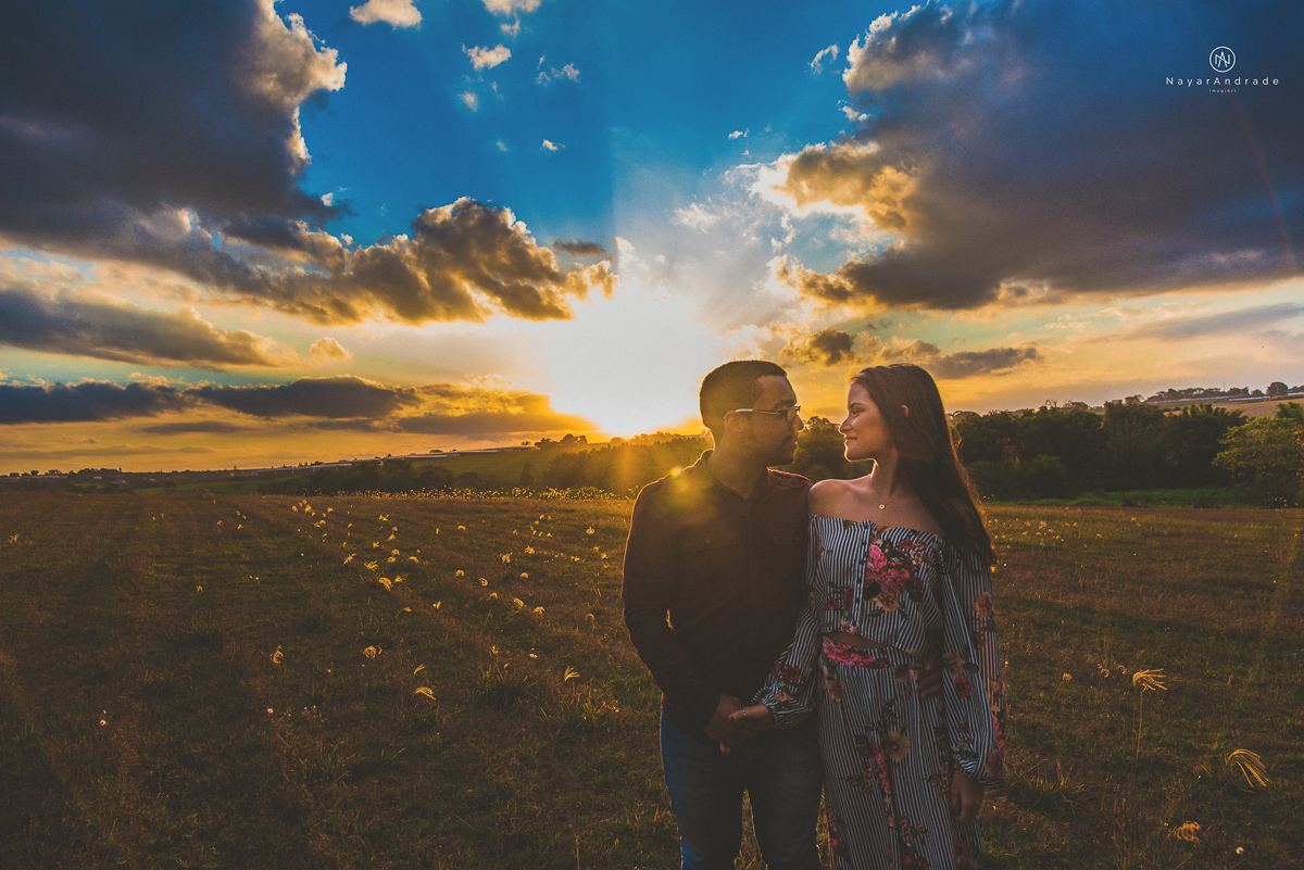 Pre-weddgin em Holambra cidade das flores,com um lindo por do Sol, um casal feliz e apaixonado, muito amor por todo lado. Fotografia nayarandrade imagiart ensaios e casamentos. Santos -São Paulo-Brasil