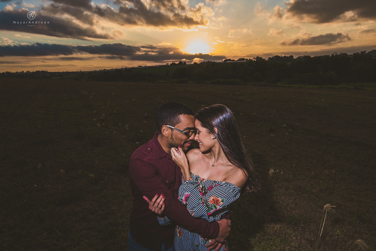 Pre-weddgin em Holambra cidade das flores,com um lindo por do Sol, um casal feliz e apaixonado, muito amor por todo lado. Fotografia nayarandrade imagiart ensaios e casamentos. Santos -São Paulo-Brasil