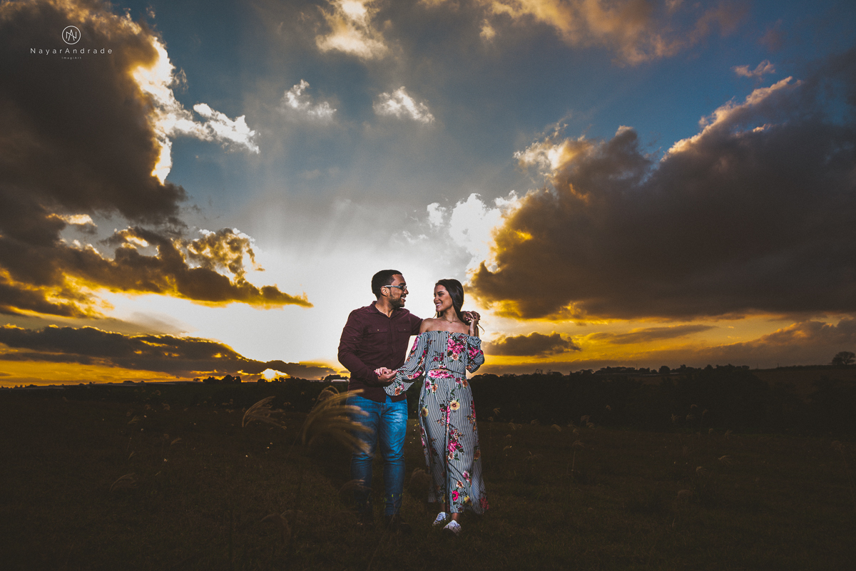 Pre-weddgin em Holambra cidade das flores,com um lindo por do Sol, um casal feliz e apaixonado, muito amor por todo lado. Fotografia nayarandrade imagiart ensaios e casamentos. Santos -São Paulo-Brasil