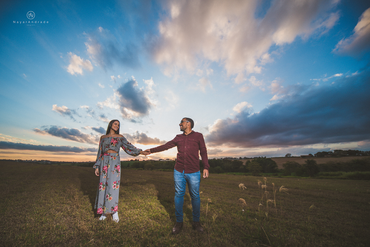 Pre-weddgin em Holambra cidade das flores,com um lindo por do Sol, um casal feliz e apaixonado, muito amor por todo lado. Fotografia nayarandrade imagiart ensaios e casamentos. Santos -São Paulo-Brasil