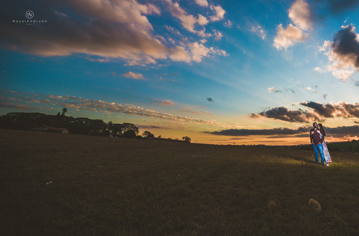 Pre-weddgin em Holambra cidade das flores,com um lindo por do Sol, um casal feliz e apaixonado, muito amor por todo lado. Fotografia nayarandrade imagiart ensaios e casamentos. Santos -São Paulo-Brasil