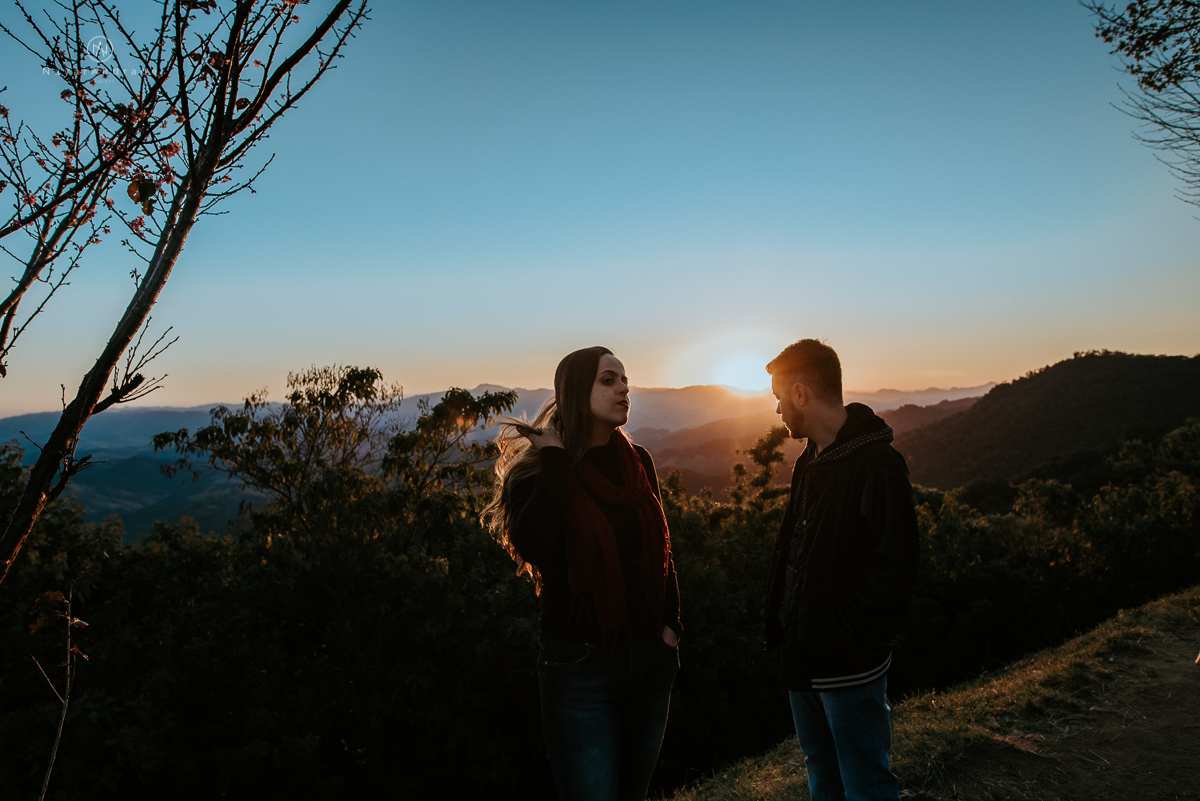 Ensaio casal apaixonado em Campos do Jordão Pôr do Sol