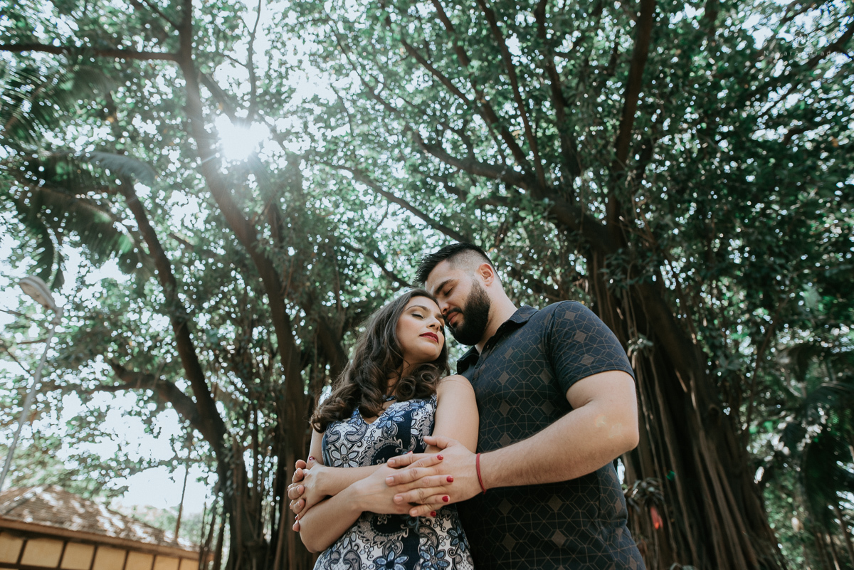 ensaio casal na faculdade, biblioteca, sala e corredores. Mackenzie local do primeiro encontro