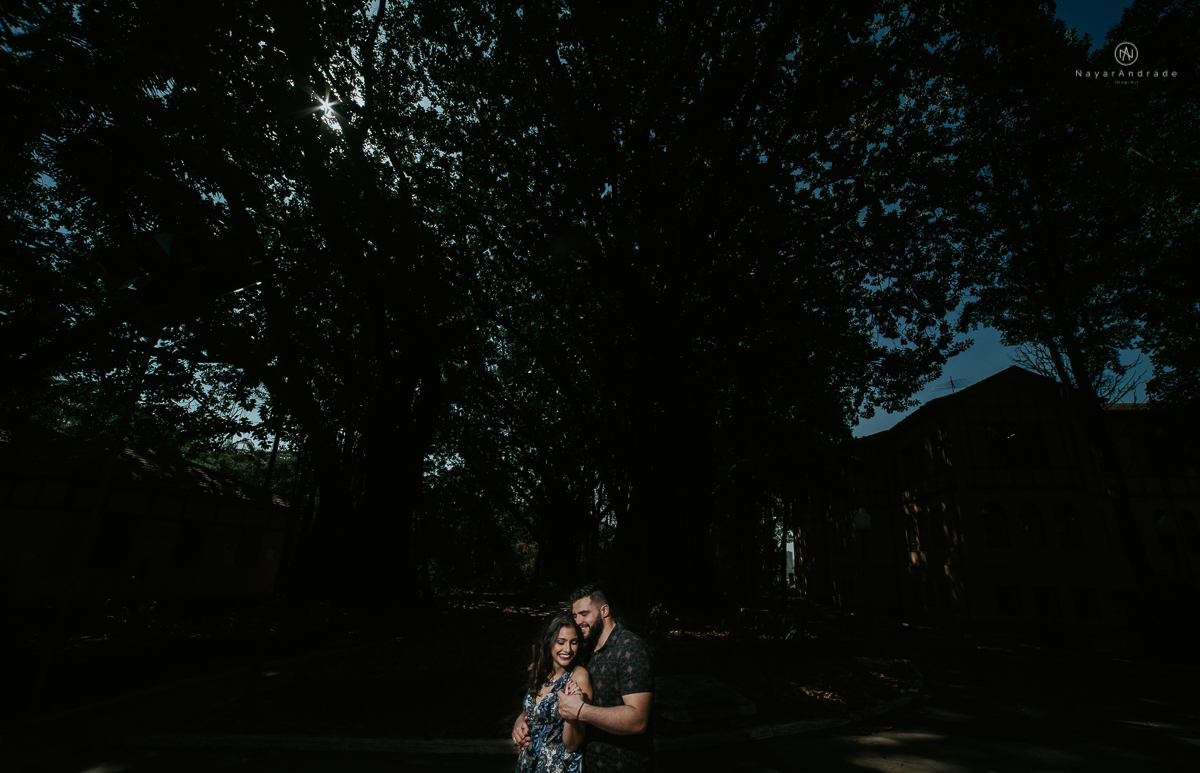 ensaio casal na faculdade, biblioteca, sala e corredores. Mackenzie local do primeiro encontro