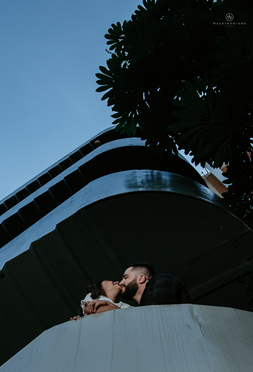 ensaio casal na faculdade, biblioteca, sala e corredores. Mackenzie local do primeiro encontro