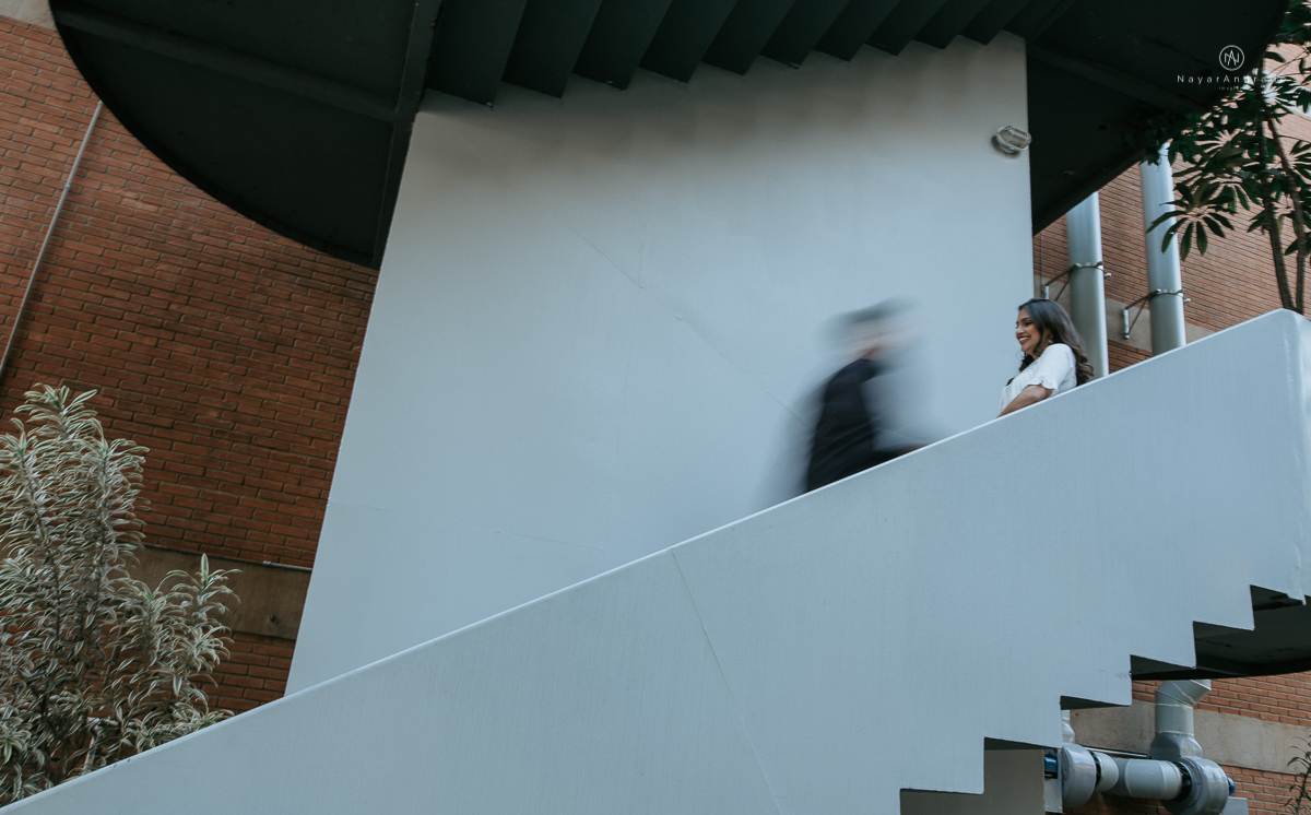 ensaio casal na faculdade, biblioteca, sala e corredores. Mackenzie local do primeiro encontro