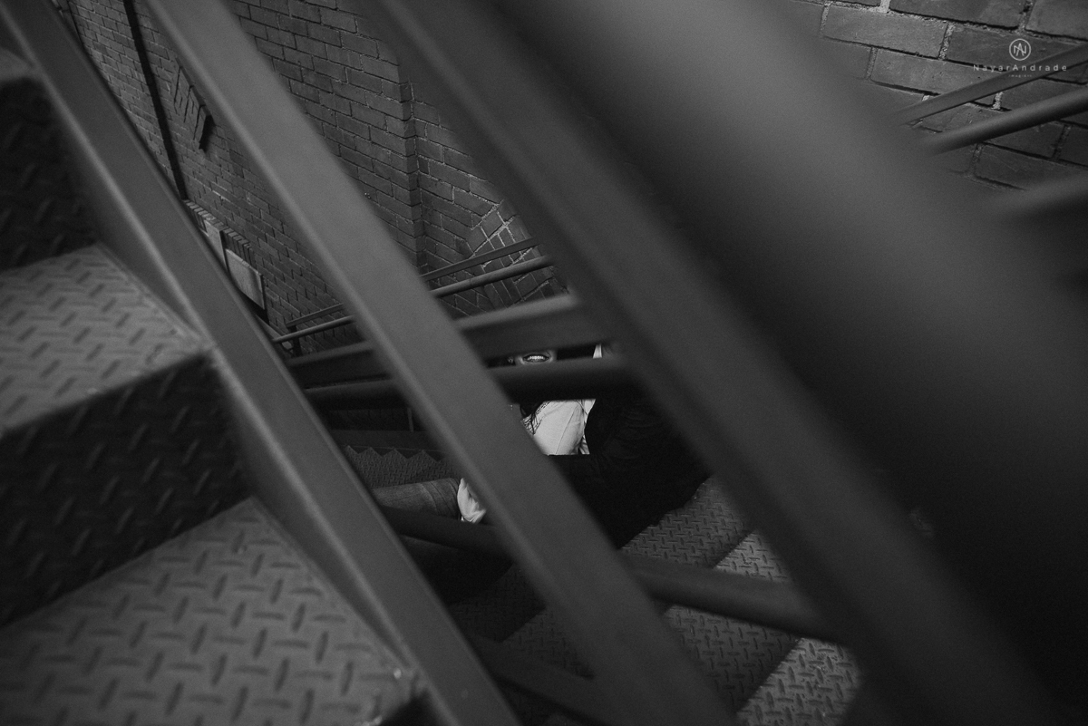 ensaio casal na faculdade, biblioteca, sala e corredores. Mackenzie local do primeiro encontro