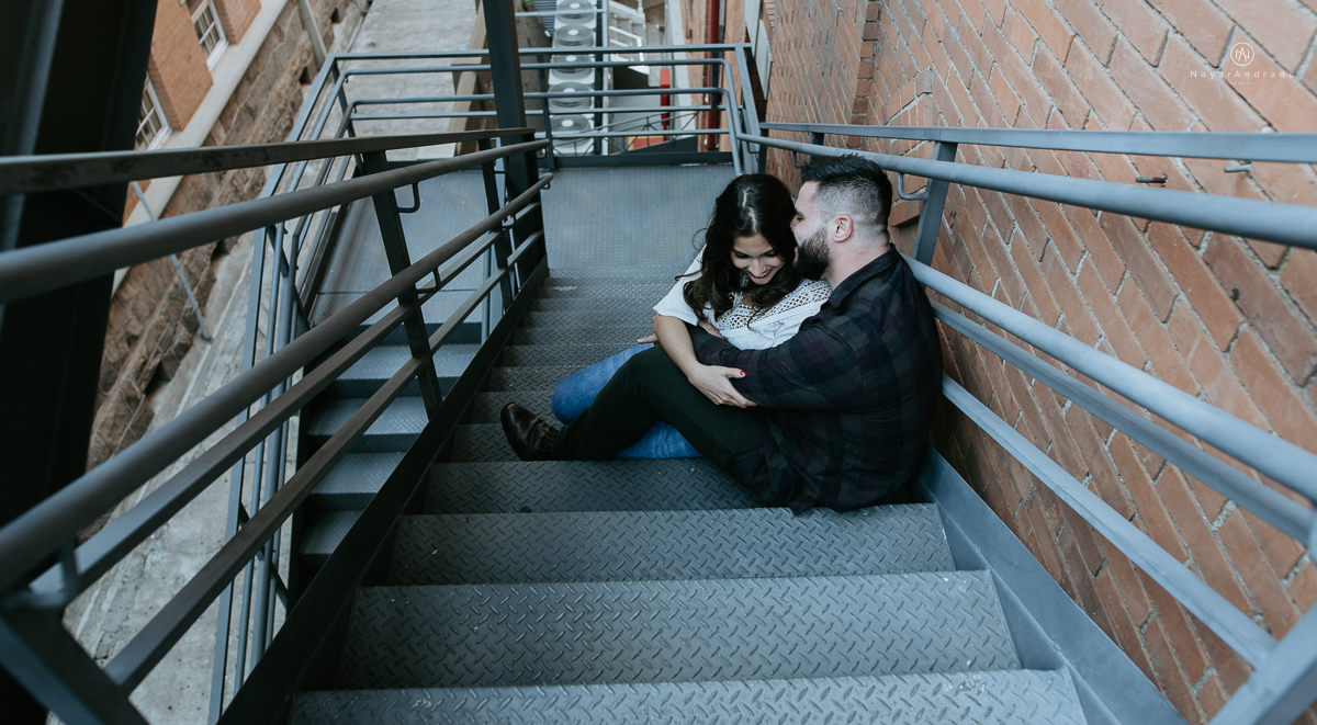 ensaio casal na faculdade, biblioteca, sala e corredores. Mackenzie local do primeiro encontro