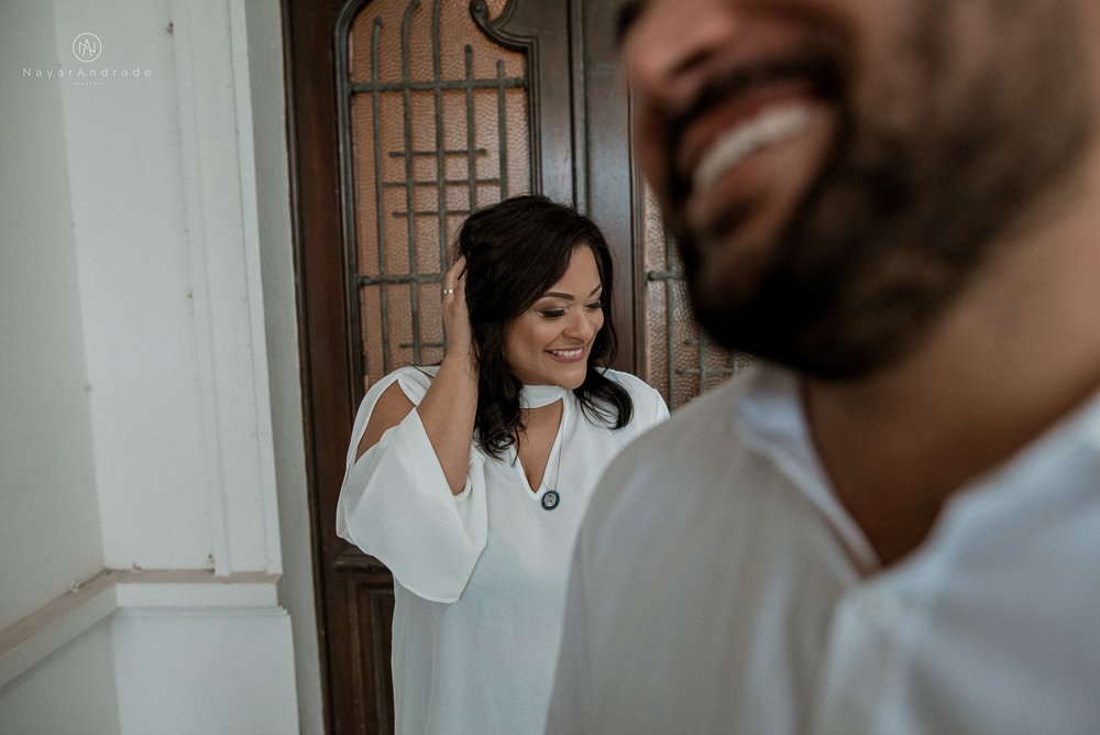Ensaio casal que ama futebol no santos futebol clube time do coração. Casal santista  apaixonado no campo de futebol