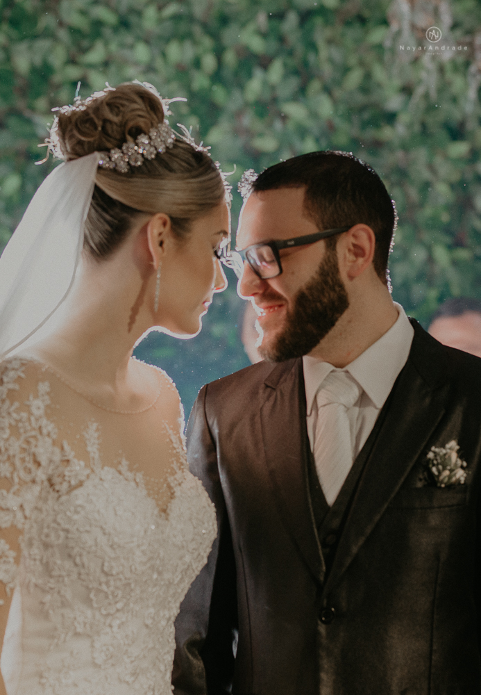 Making of de noiva no espaço lis em santos. Vestido véu e gravata e cerimonia no atmosfera no guarujá.