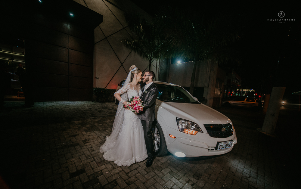 Making of de noiva no espaço lis em santos. Vestido véu e gravata e cerimonia no atmosfera no guarujá.