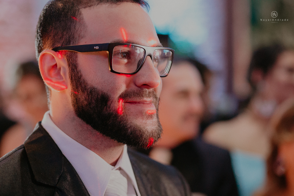 Making of de noiva no espaço lis em santos. Vestido véu e gravata e cerimonia no atmosfera no guarujá.