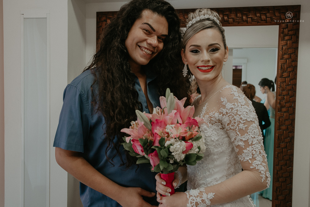 Making of de noiva no espaço lis em santos. Vestido véu e gravata e cerimonia no atmosfera no guarujá.