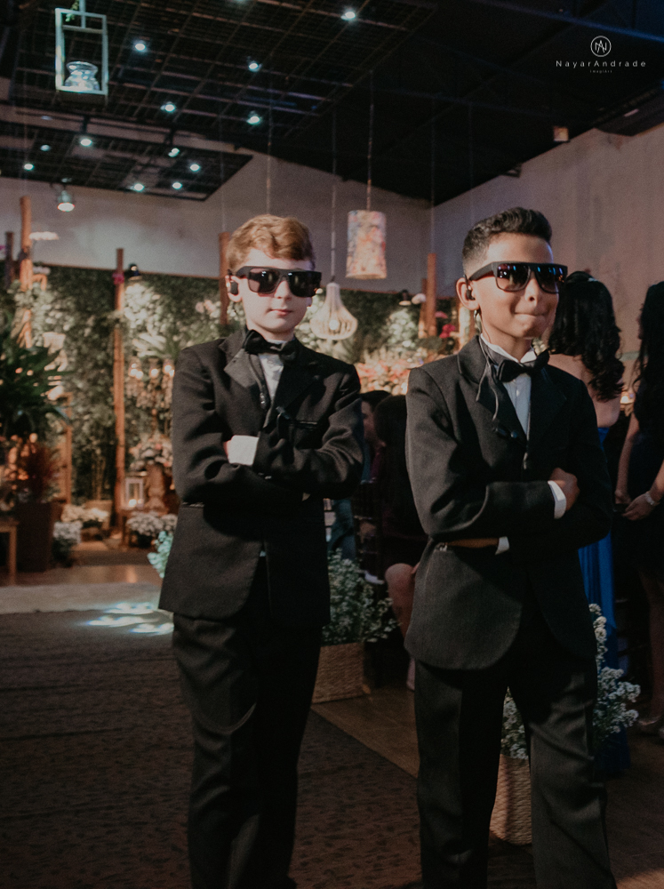 Making of de noiva no espaço lis em santos. Vestido véu e gravata e cerimonia no atmosfera no guarujá.