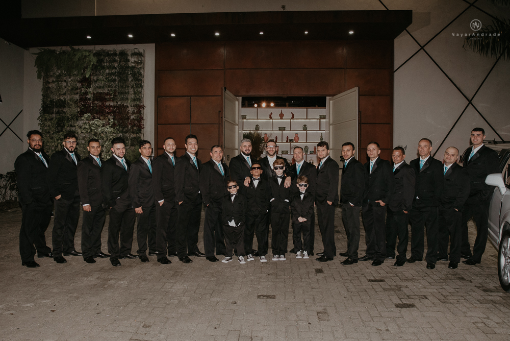 Making of de noiva no espaço lis em santos. Vestido véu e gravata e cerimonia no atmosfera no guarujá.