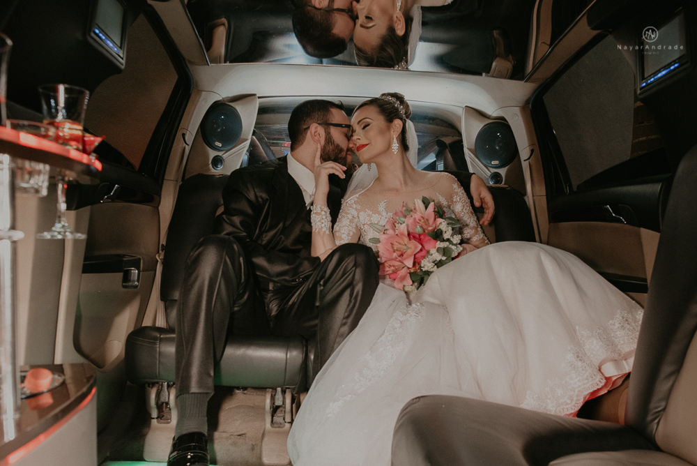 Making of de noiva no espaço lis em santos. Vestido véu e gravata e cerimonia no atmosfera no guarujá.