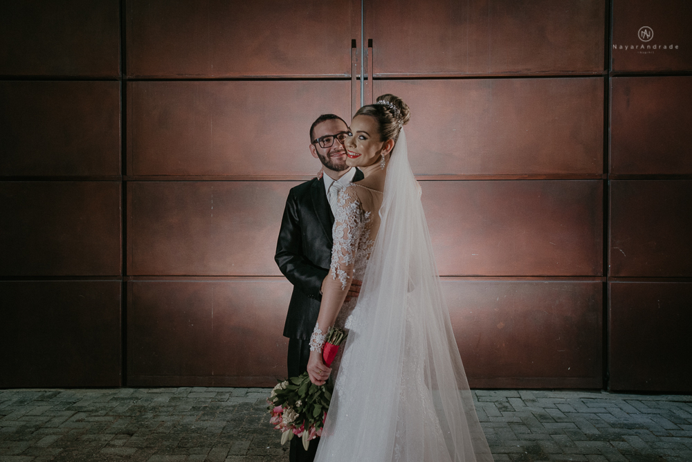 Making of de noiva no espaço lis em santos. Vestido véu e gravata e cerimonia no atmosfera no guarujá.