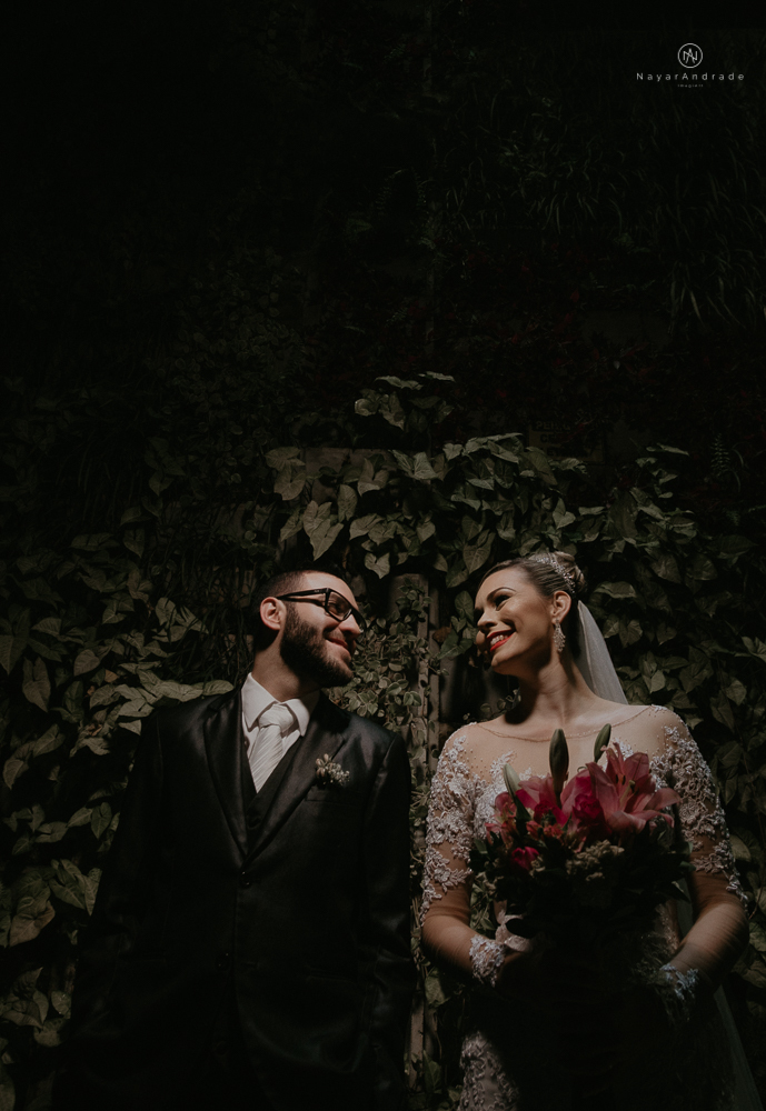 Making of de noiva no espaço lis em santos. Vestido véu e gravata e cerimonia no atmosfera no guarujá.