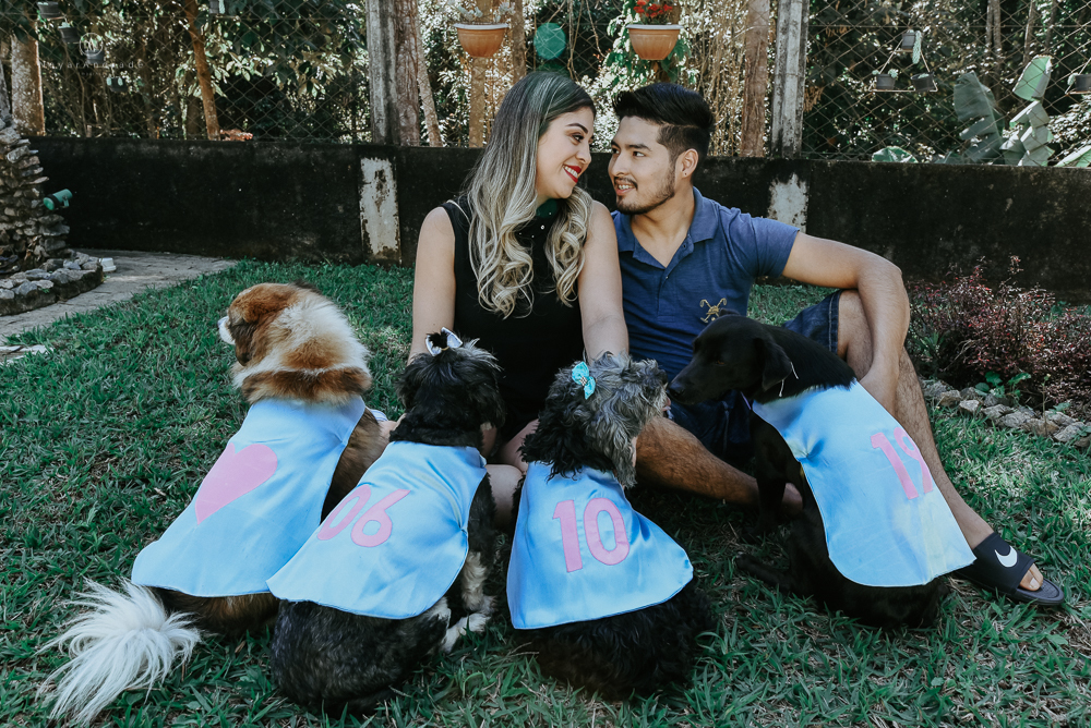 Ensaio pre wedding casal com cachorros, varios cachorrinhos