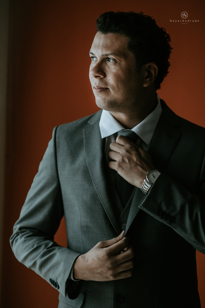 casamento de dia ao ar livre no jardim do golf clube em sao vicente, decoracao rustica com flores rosas e brancas, vestido de noiva da Santos Maison claudio santos. Casamento realizado no litoral de sao paulo pela fotografa Nayara Andrade