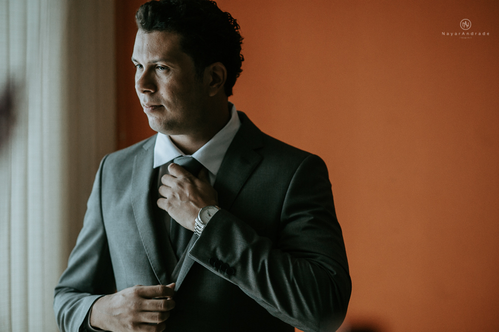 casamento de dia ao ar livre no jardim do golf clube em sao vicente, decoracao rustica com flores rosas e brancas, vestido de noiva da Santos Maison claudio santos. Casamento realizado no litoral de sao paulo pela fotografa Nayara Andrade