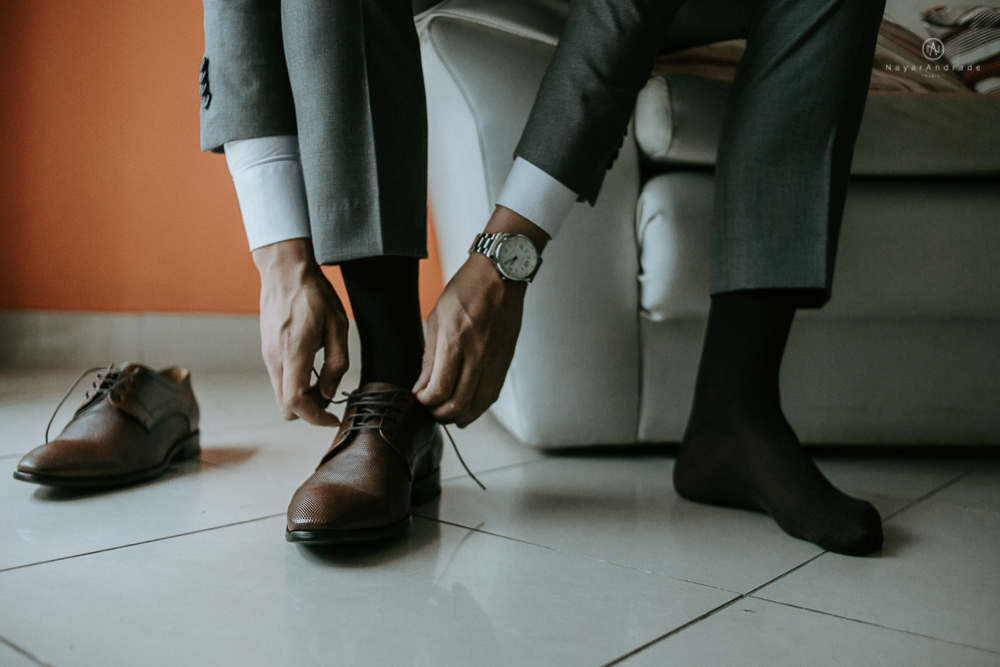 casamento de dia ao ar livre no jardim do golf clube em sao vicente, decoracao rustica com flores rosas e brancas, vestido de noiva da Santos Maison claudio santos. Casamento realizado no litoral de sao paulo pela fotografa Nayara Andrade