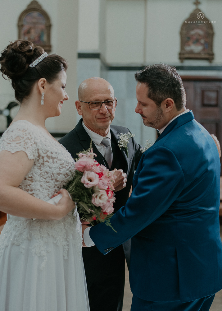 Casamento classico em Santos litoral de Sao Paulo. Decoracao do Marcio ikebana vou casar com tons de rosa e dourado, igreja da Pompeia, bar da connect e beleza na shape. Fotografia nayara Andrade imagiart. casamento de casal com filhos