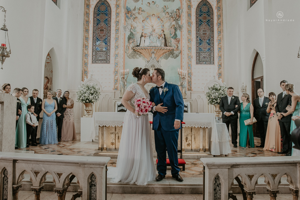 Casamento classico em Santos litoral de Sao Paulo. Decoracao do Marcio ikebana vou casar com tons de rosa e dourado, igreja da Pompeia, bar da connect e beleza na shape. Fotografia nayara Andrade imagiart. casamento de casal com filhos