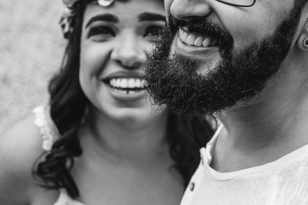 Ensaio casal pre wedding no parque em sao paulo, casal de roupa branca, coroa de flotes. Parque da indepenência, fotografa nayarandrade