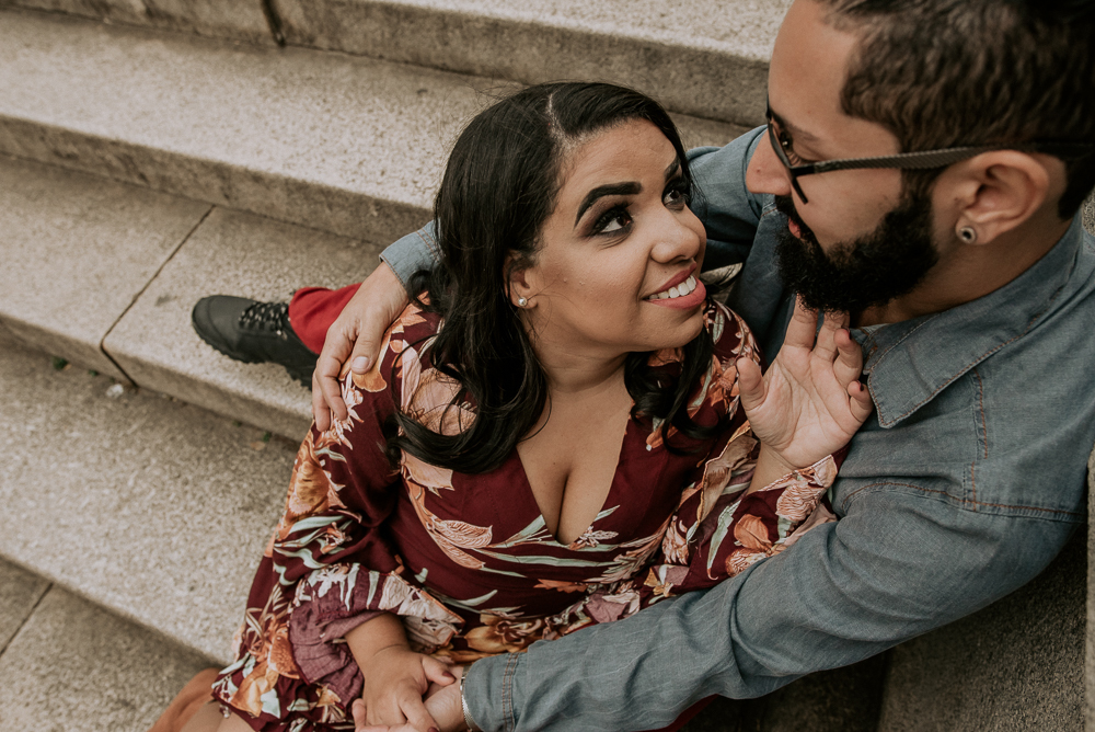 Ensaio casal pre wedding no parque em sao paulo, casal de roupa branca, coroa de flotes. Parque da indepenência, fotografa nayarandrade