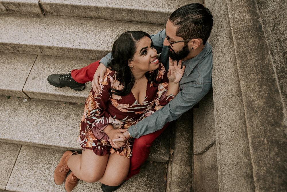 Ensaio casal pre wedding no parque em sao paulo, casal de roupa branca, coroa de flotes. Parque da indepenência, fotografa nayarandrade