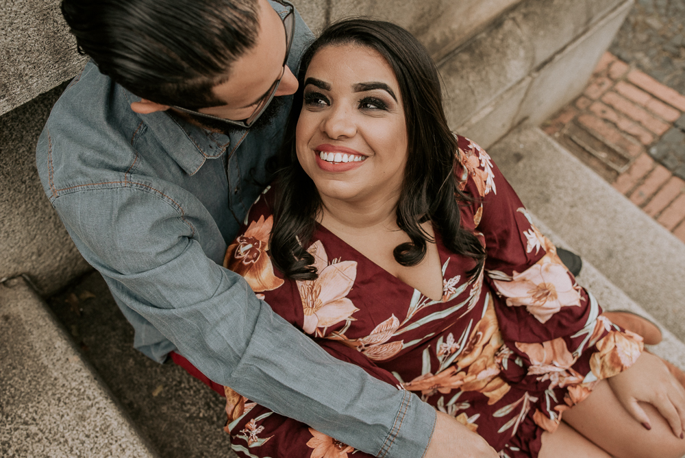 Ensaio casal pre wedding no parque em sao paulo, casal de roupa branca, coroa de flotes. Parque da indepenência, fotografa nayarandrade