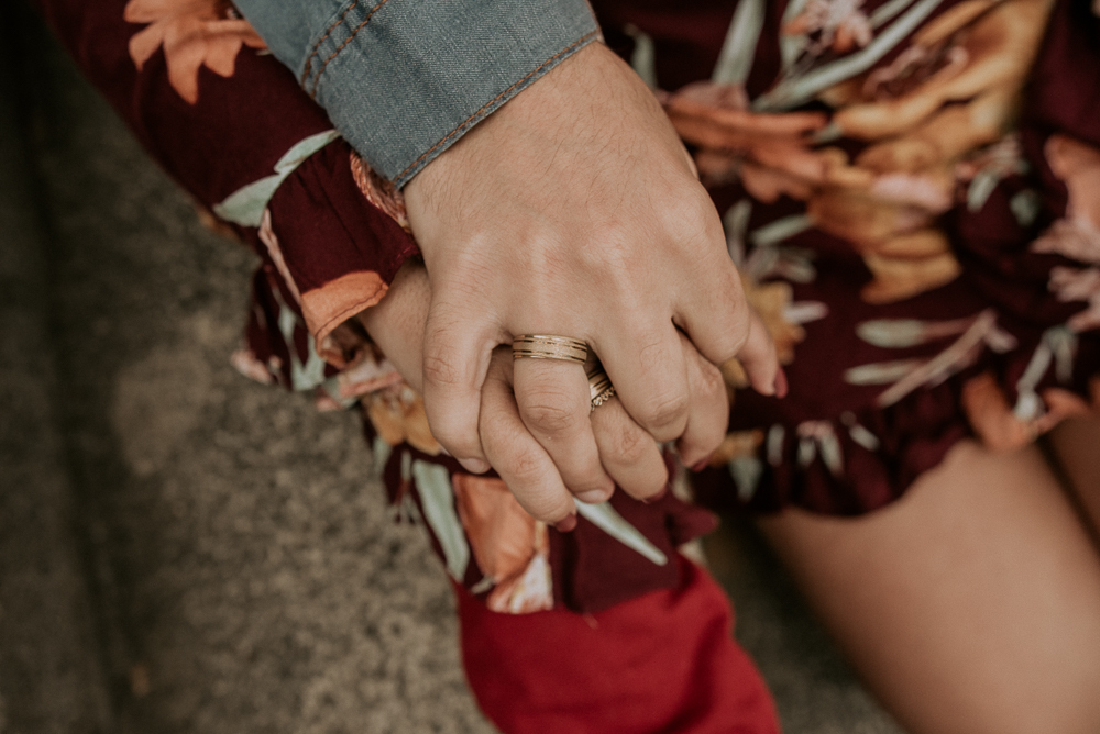 Ensaio casal pre wedding no parque em sao paulo, casal de roupa branca, coroa de flotes. Parque da indepenência, fotografa nayarandrade