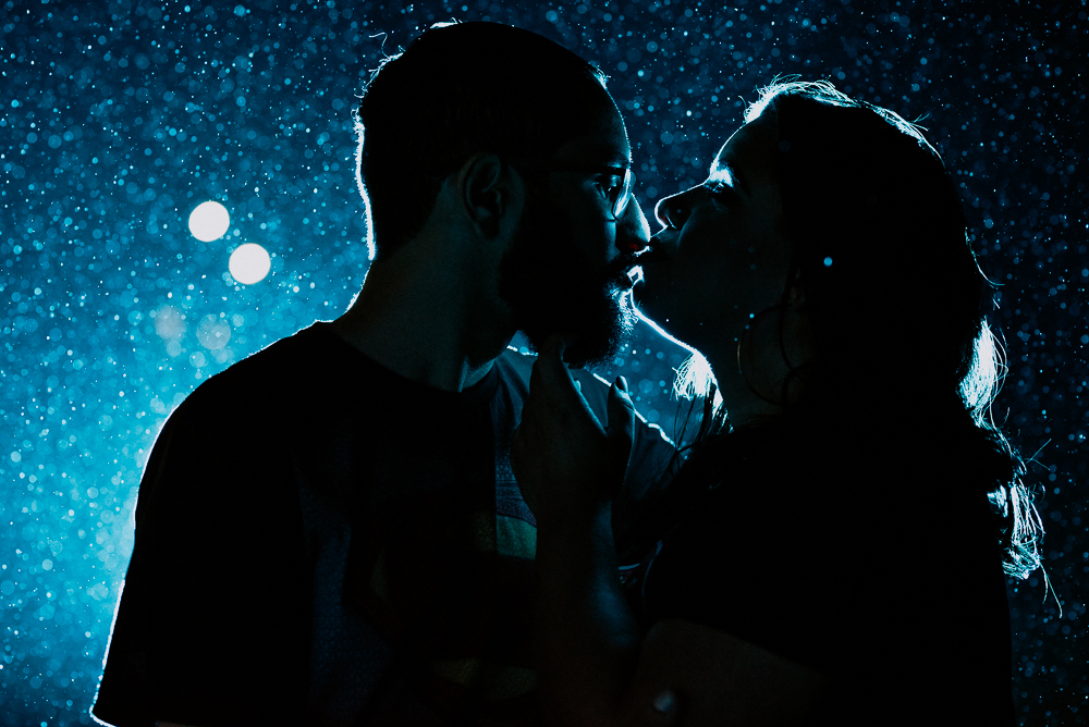 Ensaio noturno com roupa de super heroi em sao paulo. Mulher maravilha e super homem, fotografa nayara andrade