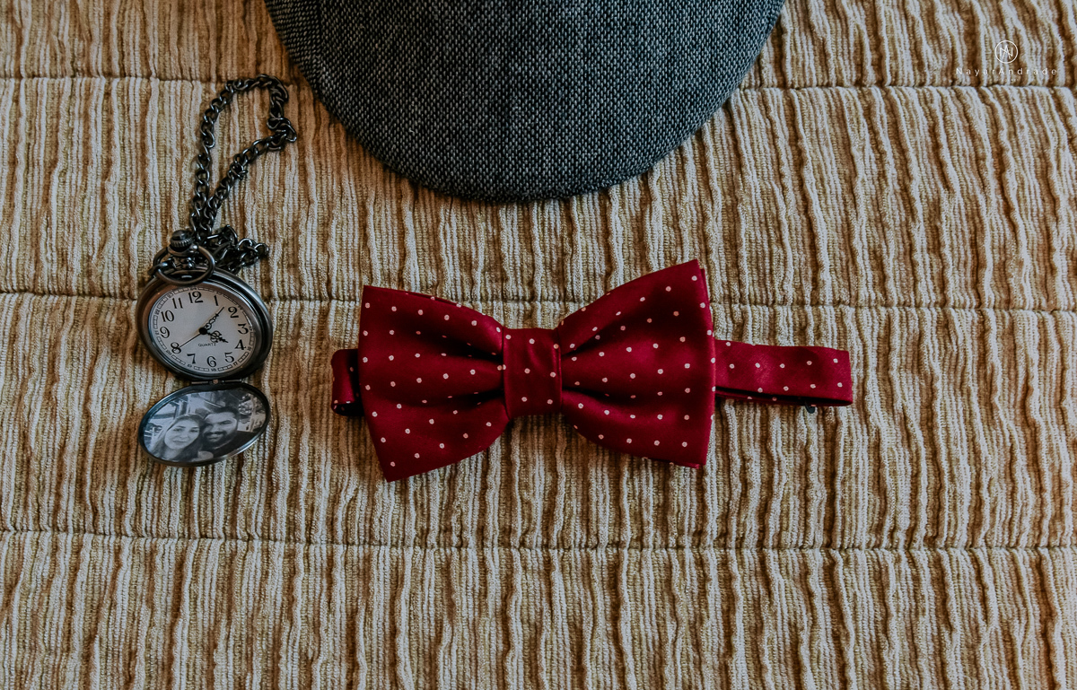 casamento rustico noturno no casinha quintal em sao paulo. Noivo de boina e gravata borboleta, noiva de chapeu. Nayara Andrade Fotografa