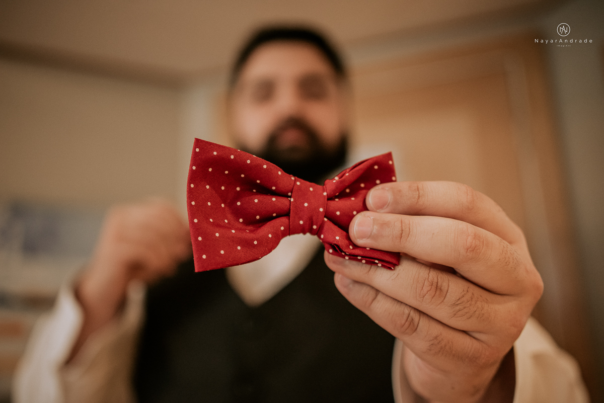 casamento rustico noturno no casinha quintal em sao paulo. Noivo de boina e gravata borboleta, noiva de chapeu. Nayara Andrade Fotografa