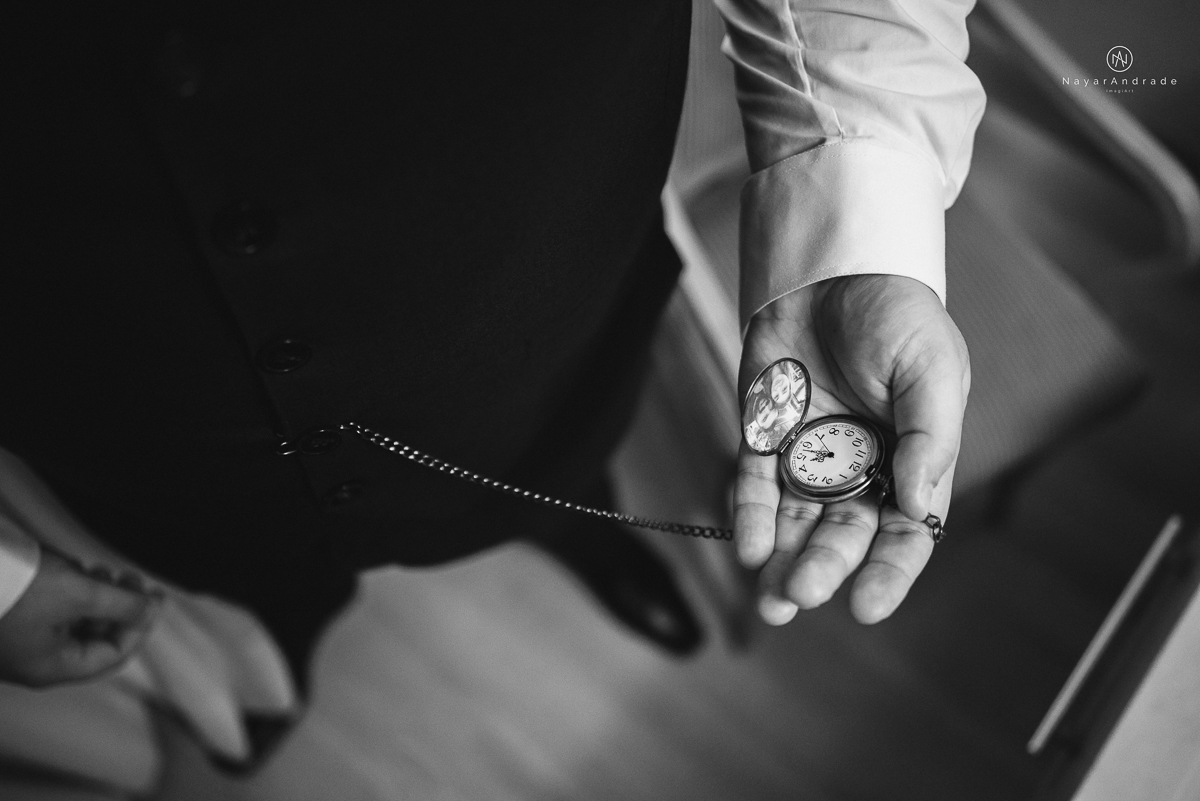 casamento rustico noturno no casinha quintal em sao paulo. Noivo de boina e gravata borboleta, noiva de chapeu. Nayara Andrade Fotografa