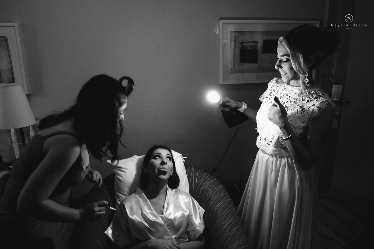 casamento rustico noturno no casinha quintal em sao paulo. Noivo de boina e gravata borboleta, noiva de chapeu. Nayara Andrade Fotografa