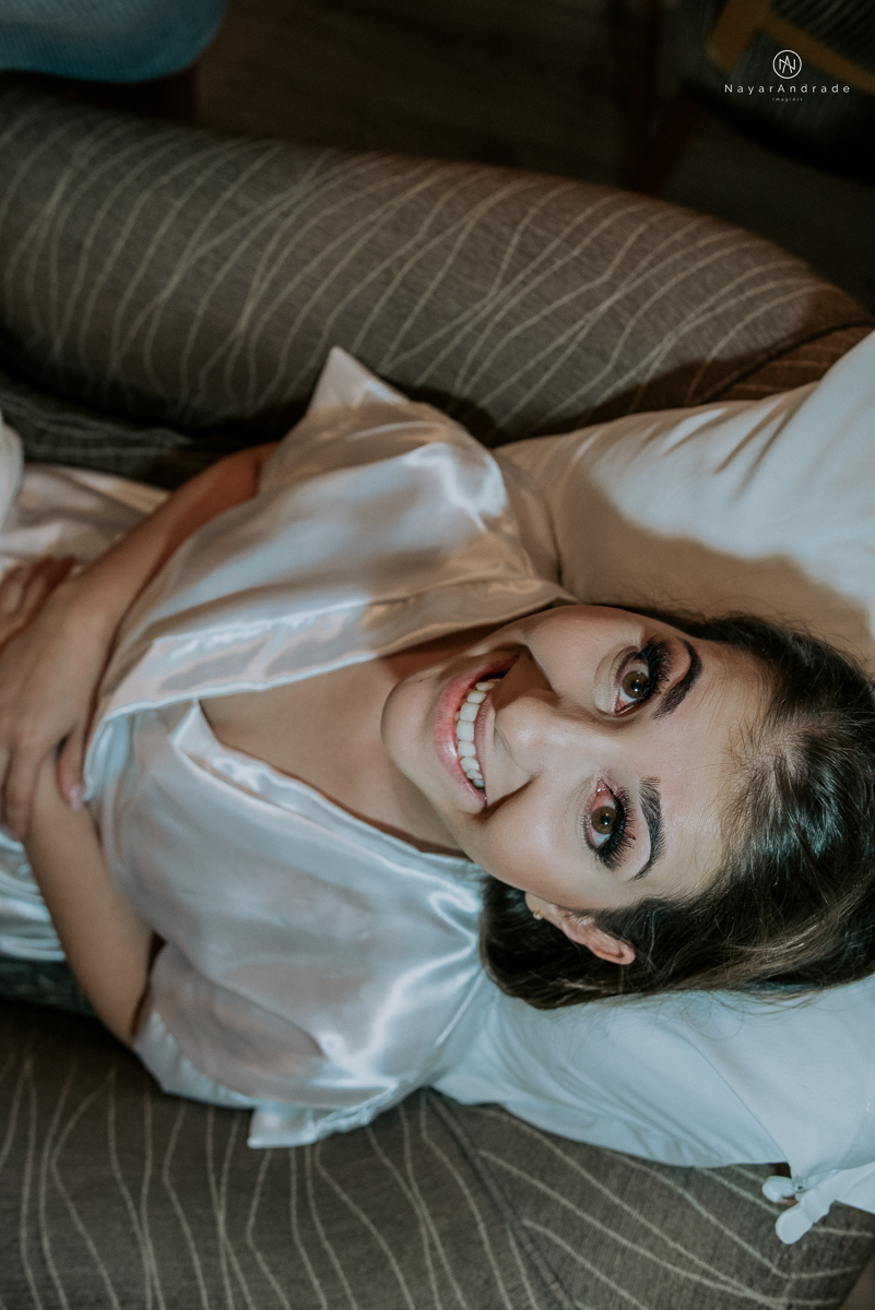 casamento rustico noturno no casinha quintal em sao paulo. Noivo de boina e gravata borboleta, noiva de chapeu. Nayara Andrade Fotografa
