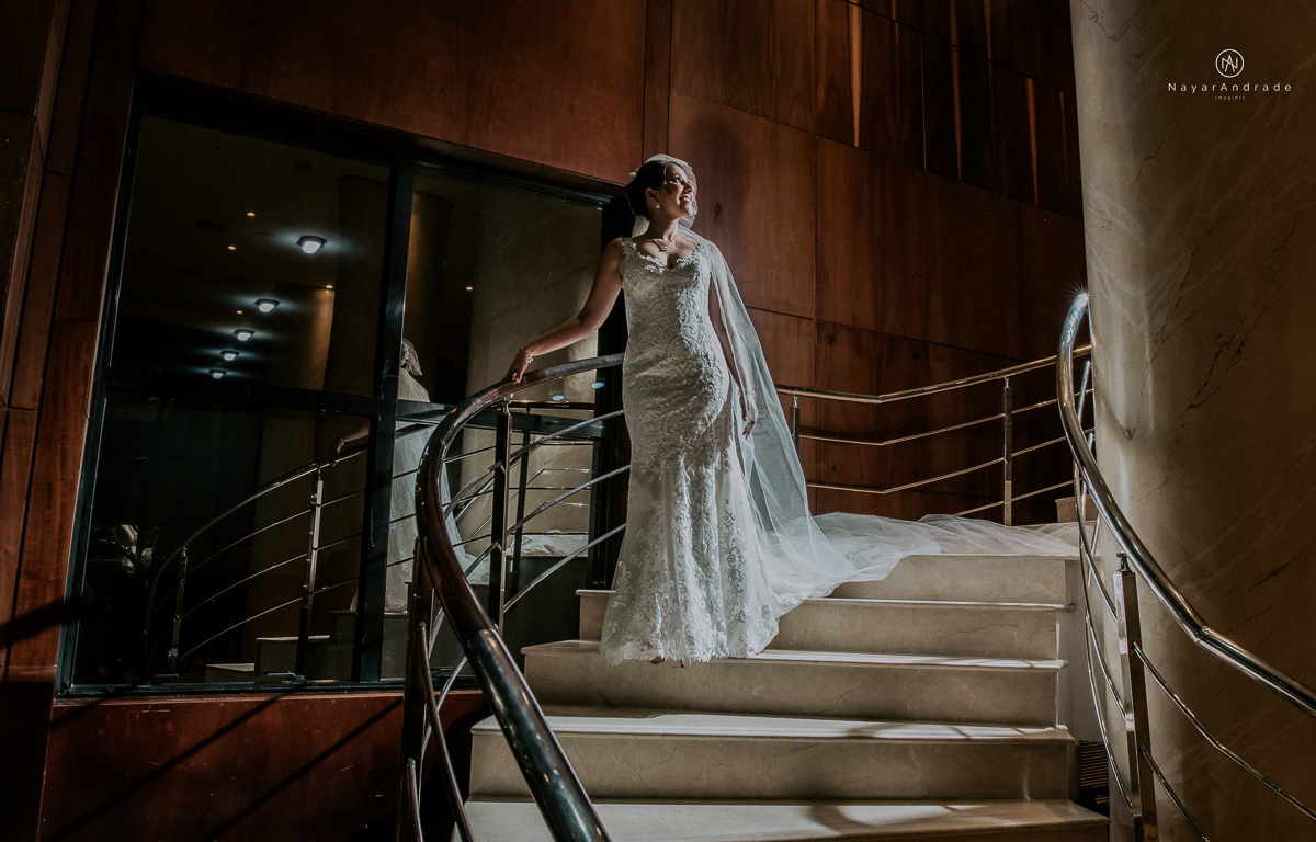 casamento rustico noturno no casinha quintal em sao paulo. Noivo de boina e gravata borboleta, noiva de chapeu. Nayara Andrade Fotografa