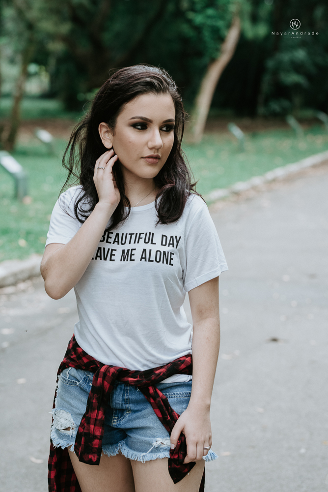 Video clip ensaio debutante feito no teatro e na torre do castelo da igreja com vestido classico de princesa usado na festa feito no centro de santos pela fotografa nayara andrade