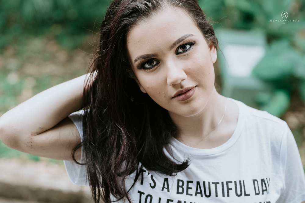Video clip ensaio debutante feito no teatro e na torre do castelo da igreja com vestido classico de princesa usado na festa feito no centro de santos pela fotografa nayara andrade