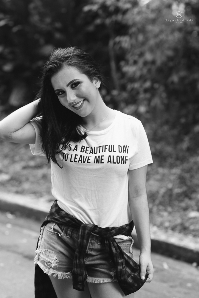 Video clip ensaio debutante feito no teatro e na torre do castelo da igreja com vestido classico de princesa usado na festa feito no centro de santos pela fotografa nayara andrade