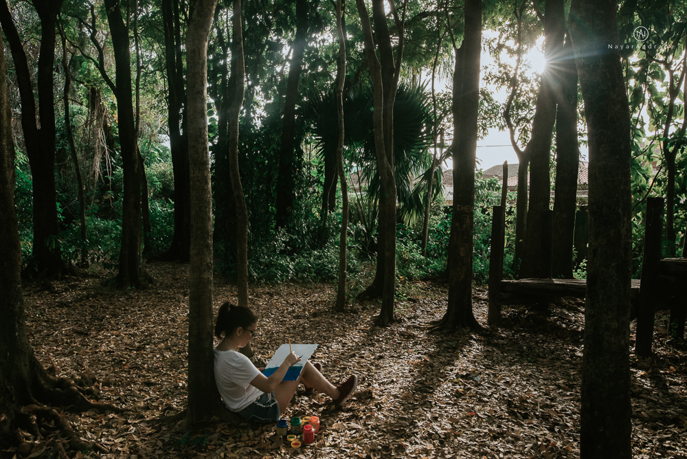 ensaio debutante com a mae no parque usando tinta 