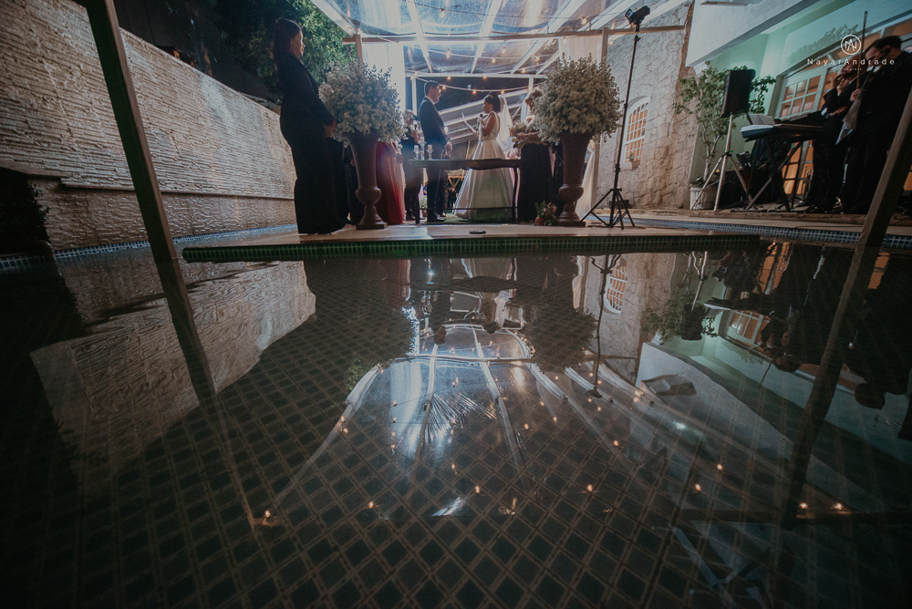 Casamento noturno tematico exclusivo com casal estiloso fotos envolvendo efeitos especiais de fogo e chuva no buffet orion e assessoria jean michel  noiva veste santos maison e noivo veste ricardo almeida fotografia nayara andrade imagiart