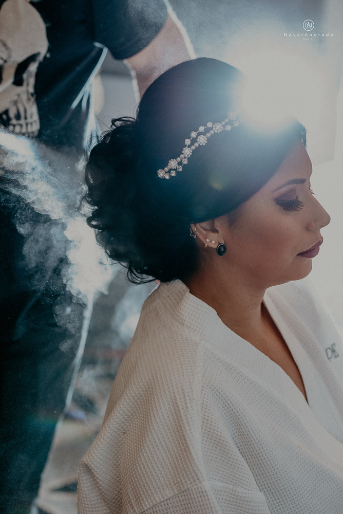 Casamento noturno tematico exclusivo com casal estiloso fotos envolvendo efeitos especiais de fogo e chuva no buffet orion e assessoria jean michel  noiva veste santos maison e noivo veste ricardo almeida fotografia nayara andrade imagiart