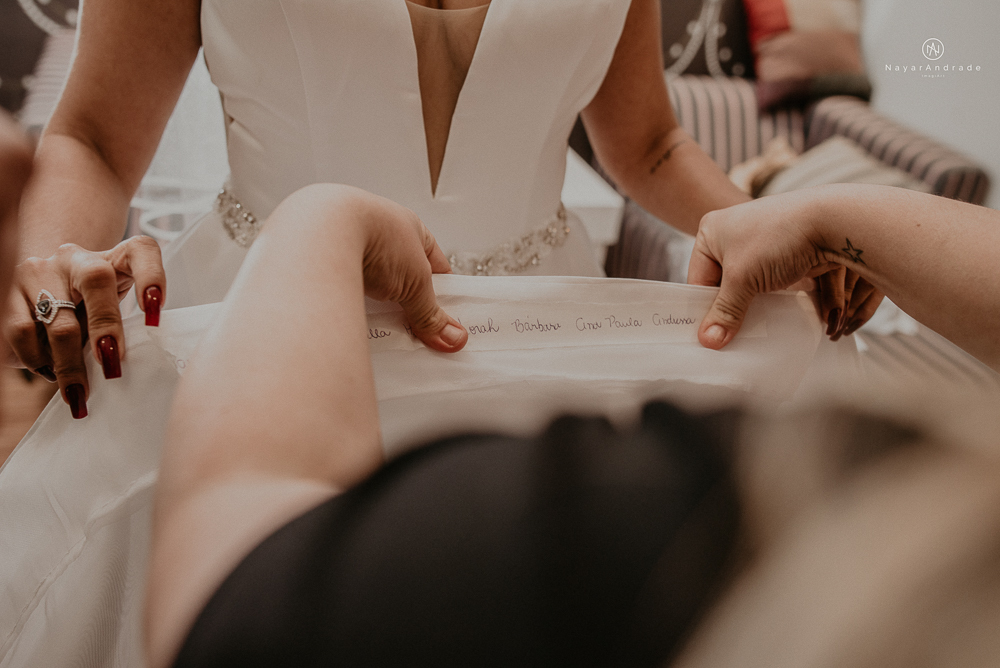 Casamento noturno tematico exclusivo com casal estiloso fotos envolvendo efeitos especiais de fogo e chuva no buffet orion e assessoria jean michel  noiva veste santos maison e noivo veste ricardo almeida fotografia nayara andrade imagiart